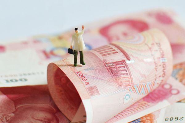 業(yè)績基準(zhǔn)或?qū)⒌?% 低利率時代理財產(chǎn)品如何布局？