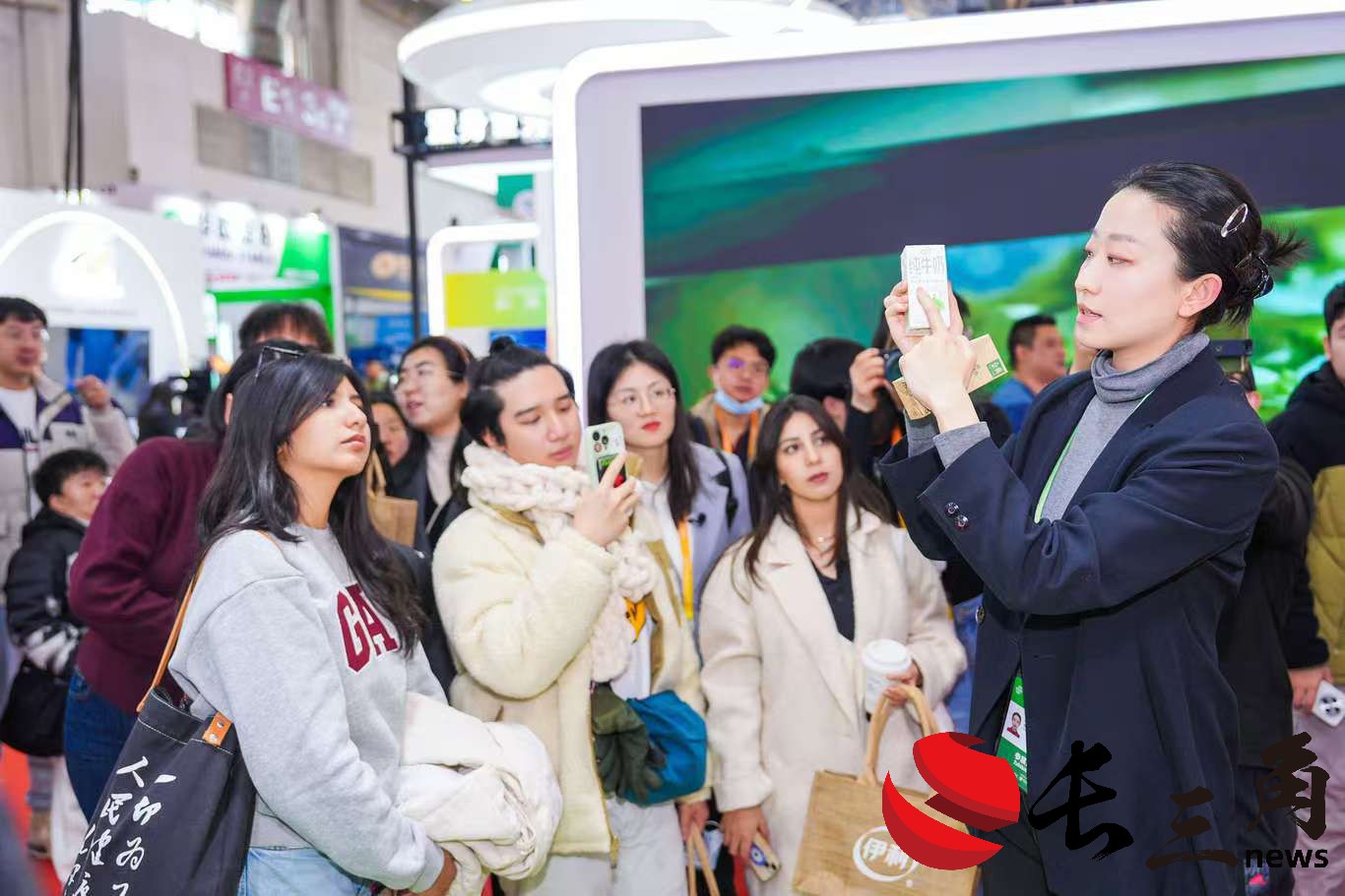 聚焦鏈博會：伊利首發(fā)供應(yīng)鏈可持續(xù)發(fā)展報告廣受好評(圖6)
