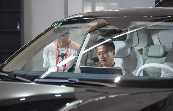 國產(chǎn)新能源汽車點靚金秋車展(圖6) 國產(chǎn)新能源汽車點靚金秋車展(圖6)
