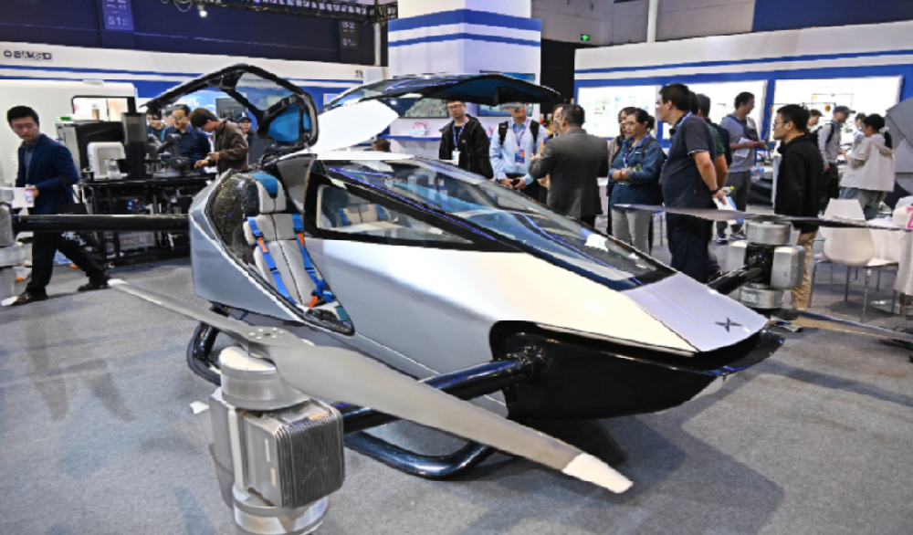 低空經濟帶火飛行汽車 上市公司積極"落子"新賽(圖1) 低空經濟帶火飛行汽車 上市公司積極"落子"新賽(圖1)
