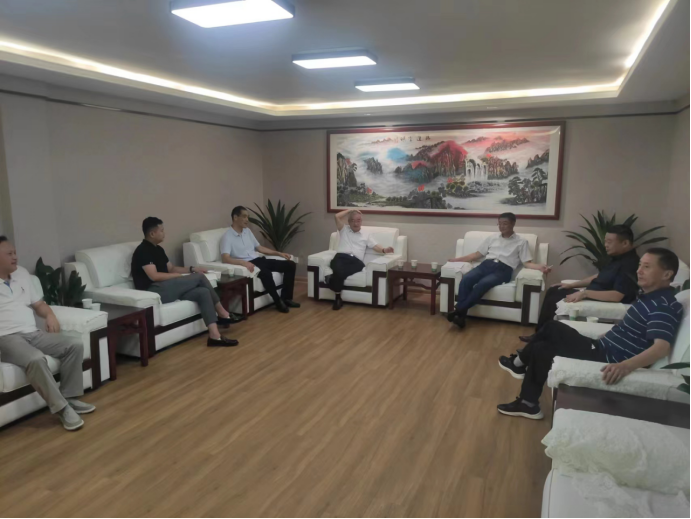 陶行知基金會公益組與安慶考上“985”大學的寒門學子共創(chuàng)美好未來(圖8) 陶行知基金會公益組與安慶考上“985”大學的寒門學子共創(chuàng)美好未來(圖8)