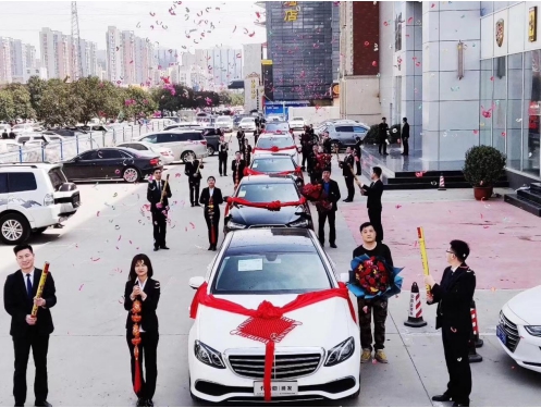 騰發(fā)名車爭(zhēng)做服務(wù)“模范生” 領(lǐng)跑河南二手車市場(chǎng)(圖4) 騰發(fā)名車爭(zhēng)做服務(wù)“模范生” 領(lǐng)跑河南二手車市場(chǎng)(圖4)