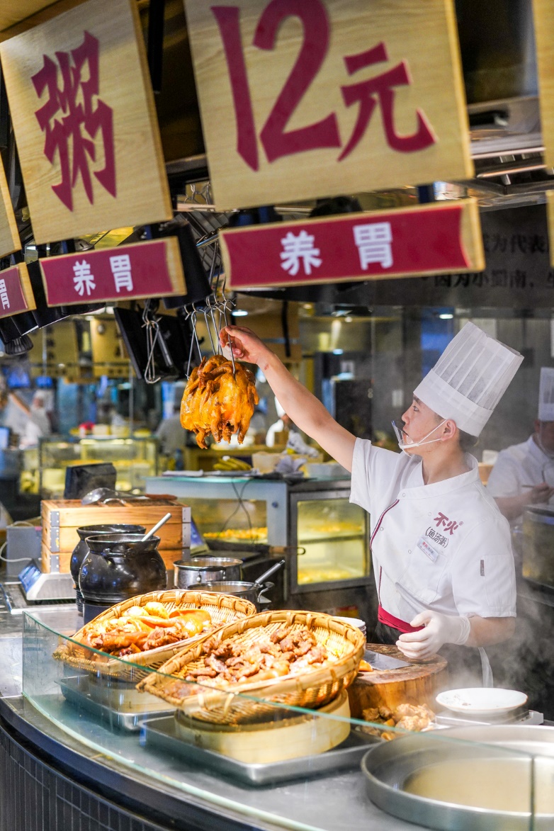 “不火”開創(chuàng)“魚湯粥”川式新吃法(圖6) “不火”開創(chuàng)“魚湯粥”川式新吃法(圖6)