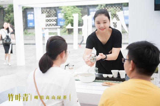 中秋將至 國禮竹葉青領(lǐng)導(dǎo)高端禮品市場(圖3)