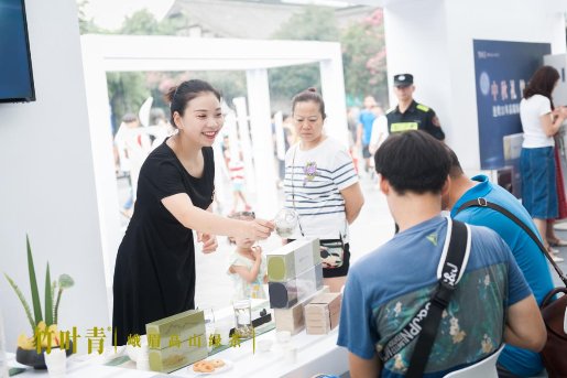 中秋將至 國禮竹葉青領(lǐng)導(dǎo)高端禮品市場(圖2)