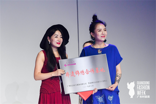 茵曼攜手10位中國杰出時裝設計師，共同“以設計·致長征”(圖8)