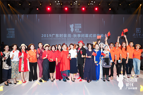 茵曼攜手10位中國杰出時裝設計師，共同“以設計·致長征”(圖7)