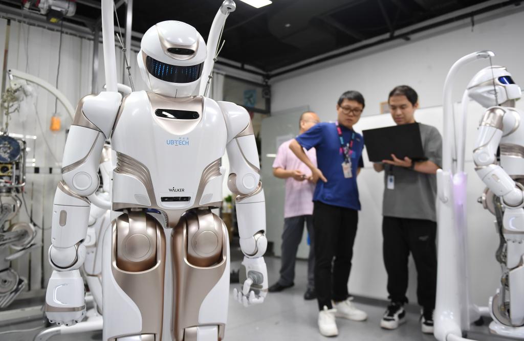 媒體管家官方2025 :中國人形機器人產(chǎn)業(yè)“加速跑”(圖2) 媒體管家官方2025 :中國人形機器人產(chǎn)業(yè)“加速跑”(圖2)