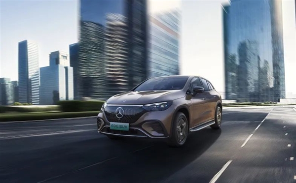 48.6萬起與轎車同價(jià) 奔馳EQE SUV上市：豪華電動(dòng)車標(biāo)桿(圖3)
