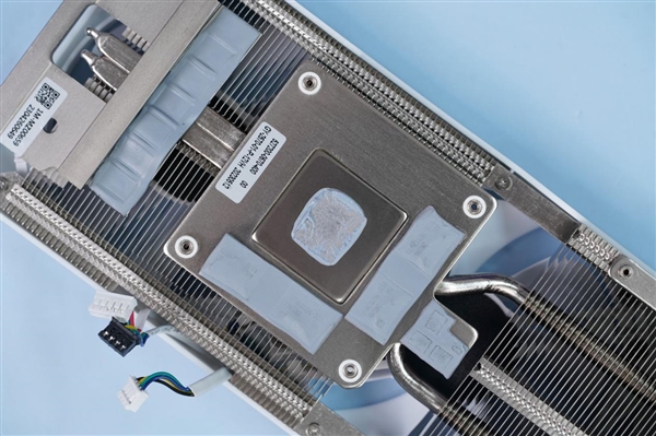 純白外殼淡雅清新！耕升RTX 4060 Ti踏雪顯卡圖賞(圖14)