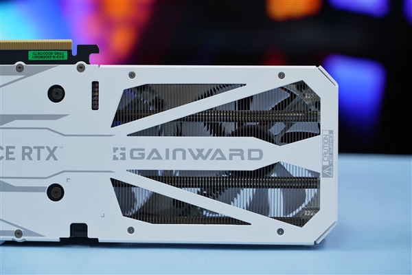 純白外殼淡雅清新！耕升RTX 4060 Ti踏雪顯卡圖賞(圖12)
