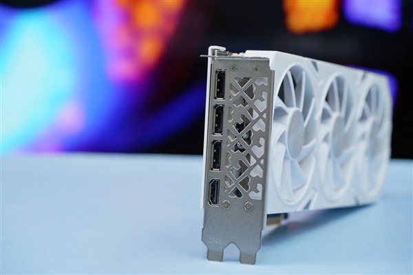純白外殼淡雅清新！耕升RTX 4060 Ti踏雪顯卡圖賞(圖9)