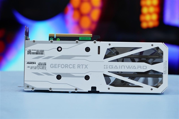 純白外殼淡雅清新！耕升RTX 4060 Ti踏雪顯卡圖賞(圖7)